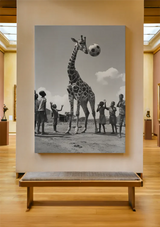 Giraffe Fußball Kinder Spielerisch Schwarz Weiß Lustig Leinwandbild
