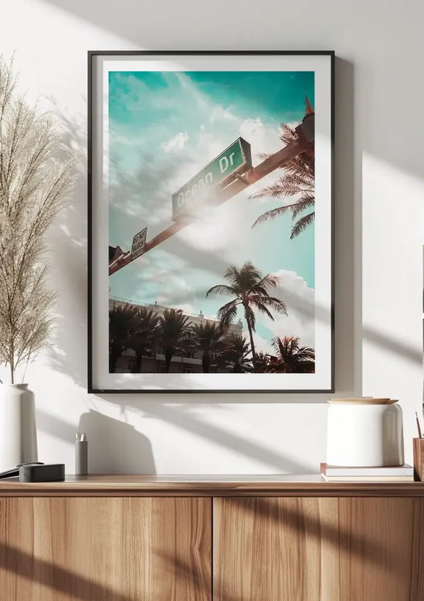 Ocean Drive Straßenschild Palmen Sonnige Himmelsmalerei