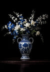 Delfts Blauwe Vaas Met Witte Bloemen Donker Stilleven Schilderij