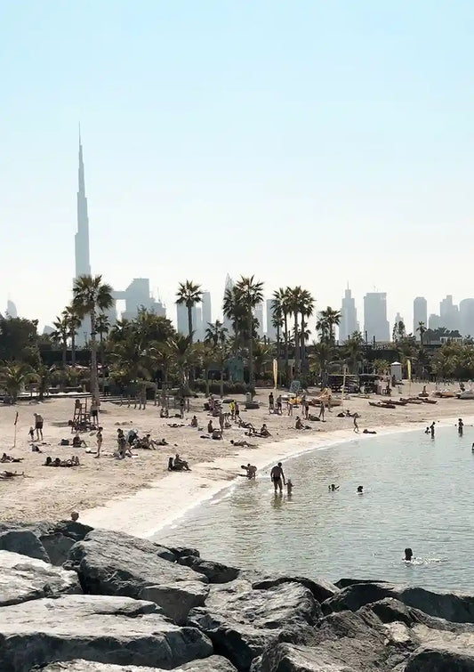 Panorama Dubaju obraz na płótnie w kolorach niebieskim, beżowym i zielonym.
