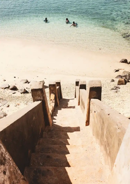 Stenen Trap Naar Turquoise Zee Zandstrand Kust Canvas Schilderij