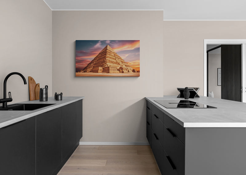 Trappiramide van Djoser in zonsonderganghemel met oud-Egyptisch ontwerp - Canvas wandkunst