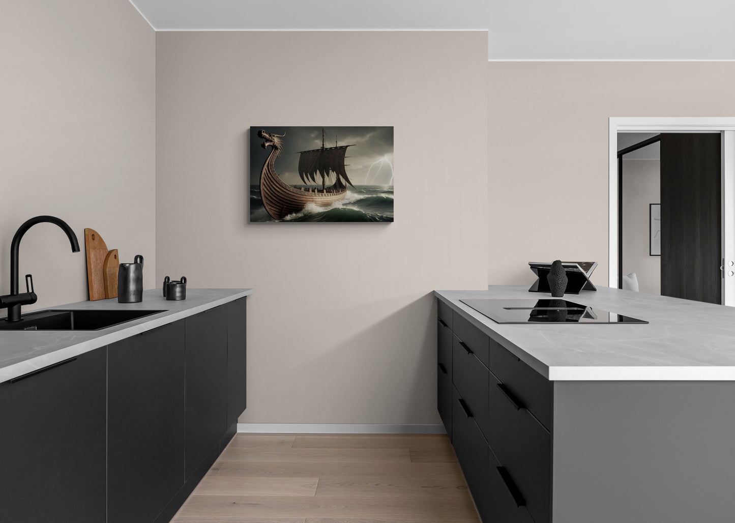 Historisch langschip vaart door stormachtige zee - Canvas wandkunst