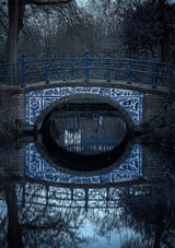Delft Blaue Brücke über Gracht Dunkle Atmosphäre Leinwandbild