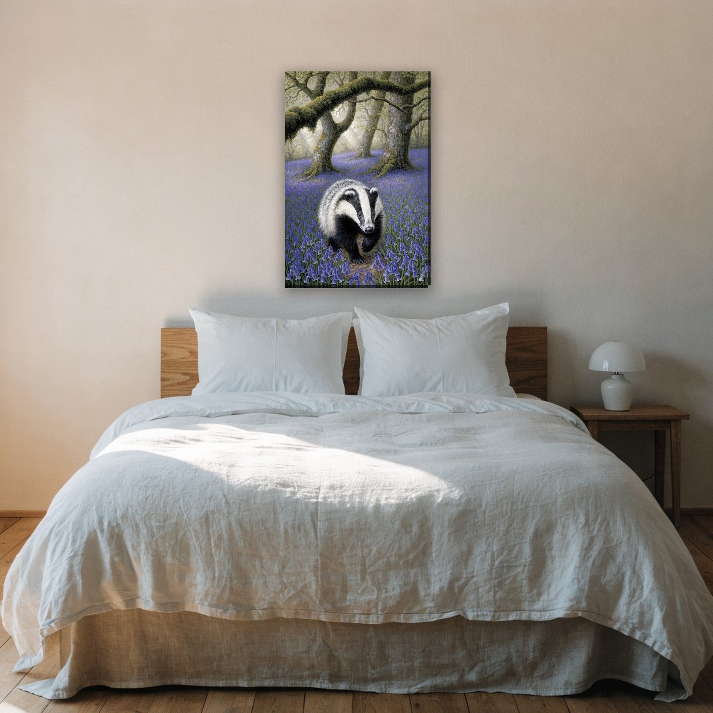 Das tussen de boshyacinten canvas schilderij aan de muur boven het bed in de slaapkamer