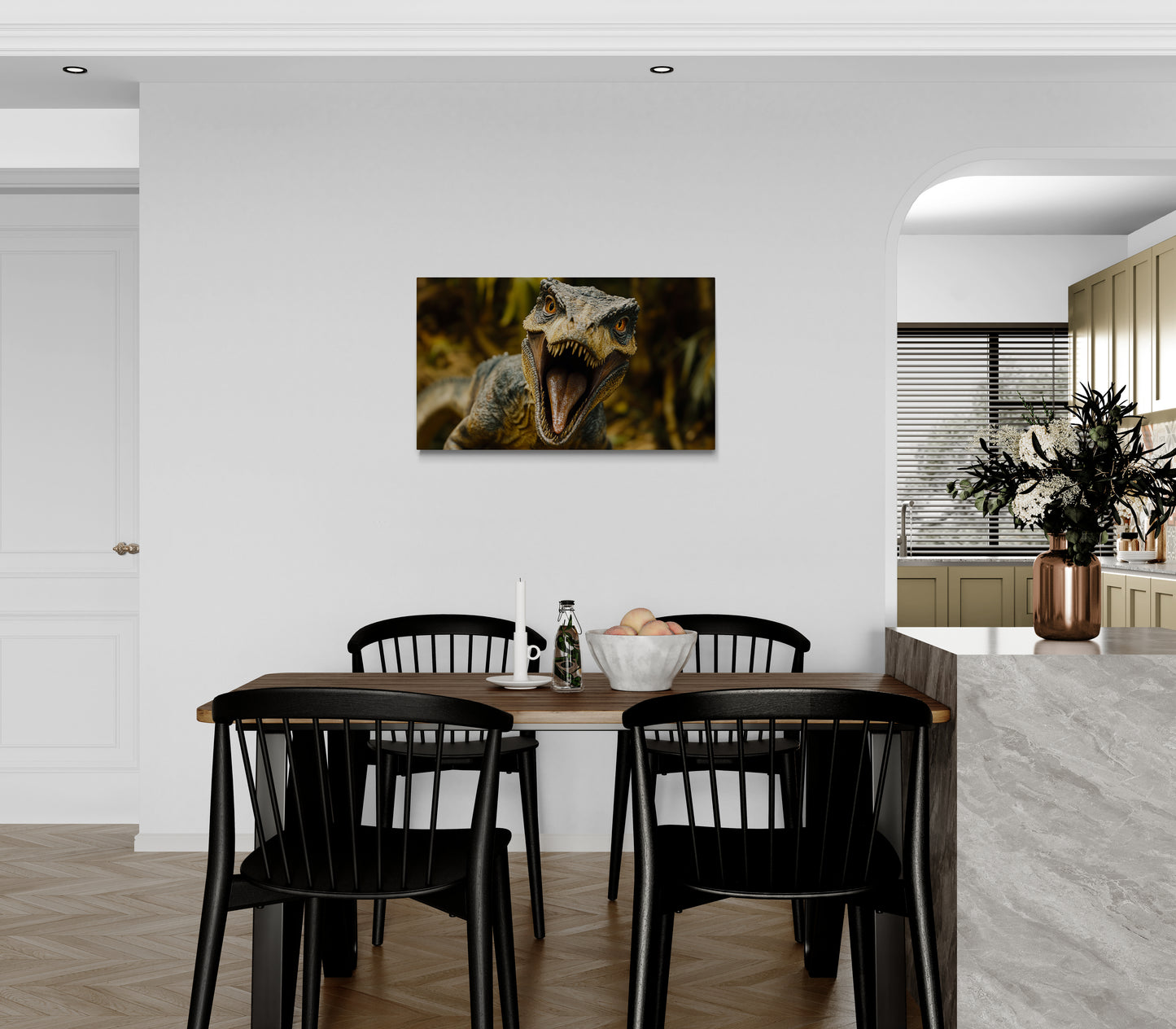 Roofvogel brult in de jungle met scherpe tanden en intense ogen – Canvas wanddecoratie