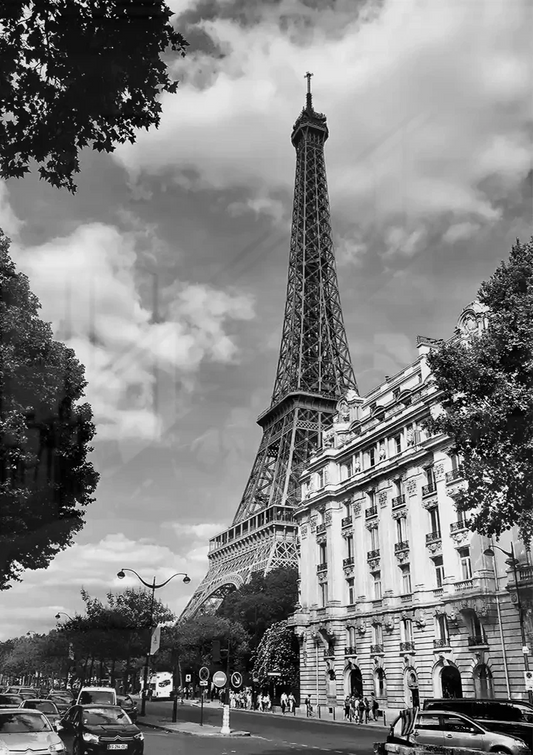 Eiffelturm Leinwandbild über dem Bett im Schlafzimmer.