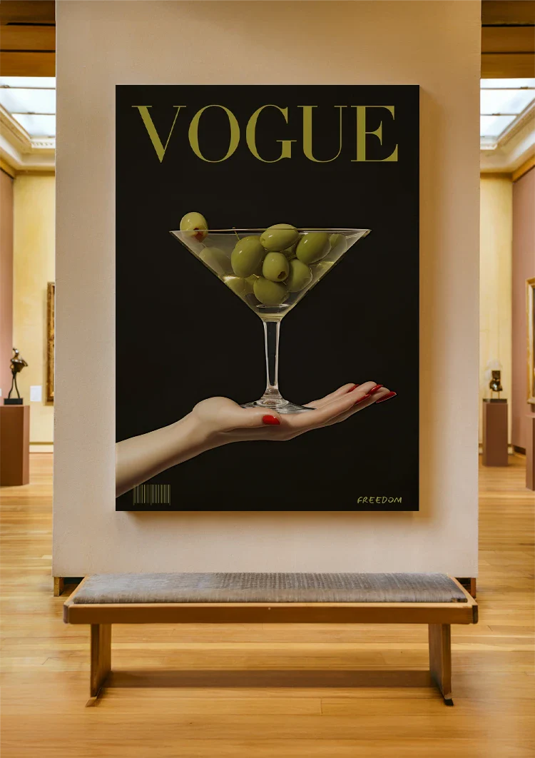 Vogue Cover Vrouwenhand Martini Glas Groene Olijven Zwart Goud Kunst Schilderij