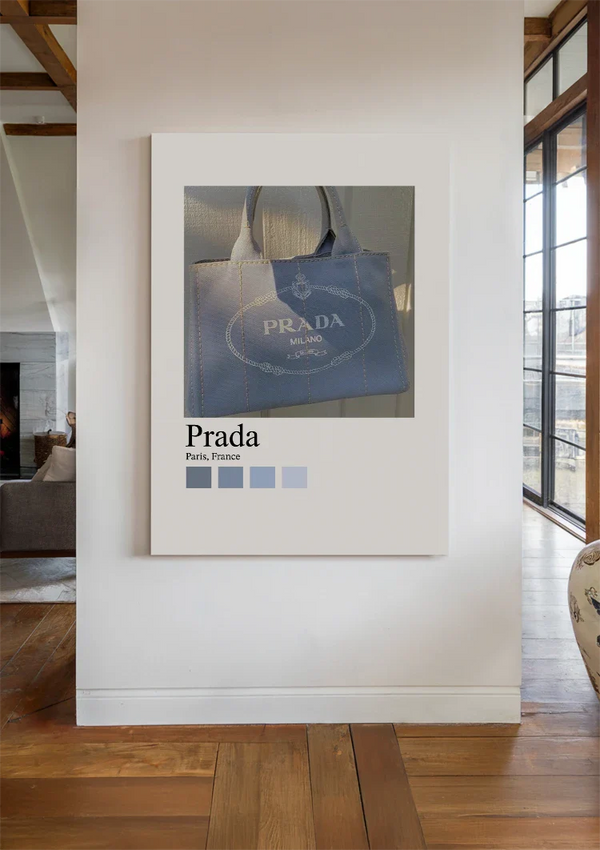 Prada Paris Hellblaue Tragetasche Mode-Accessoire Minimalistische Fotografie Gemälde