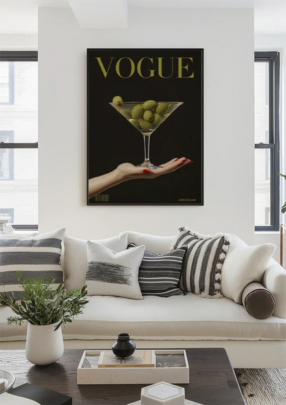 Vogue Cover Vrouwenhand Martini Glas Groene Olijven Zwart Goud Kunst Schilderij
