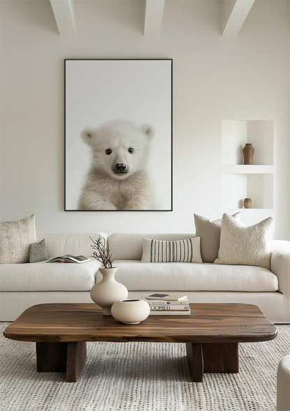 Niedlicher Eisbär-Welpe Flauschiges Weißes Fell Sanfter Blick Porträt-Gemälde