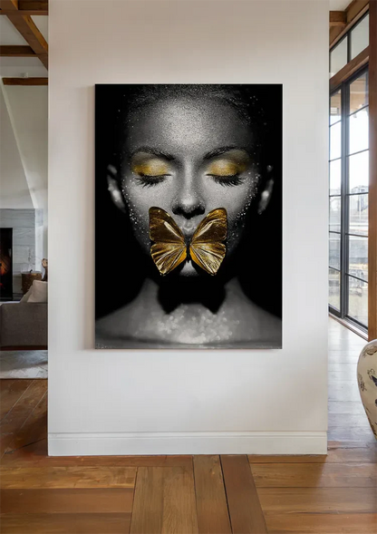 Golden Butterfly Frau Porträt Schwarz-Weiß-Gemälde