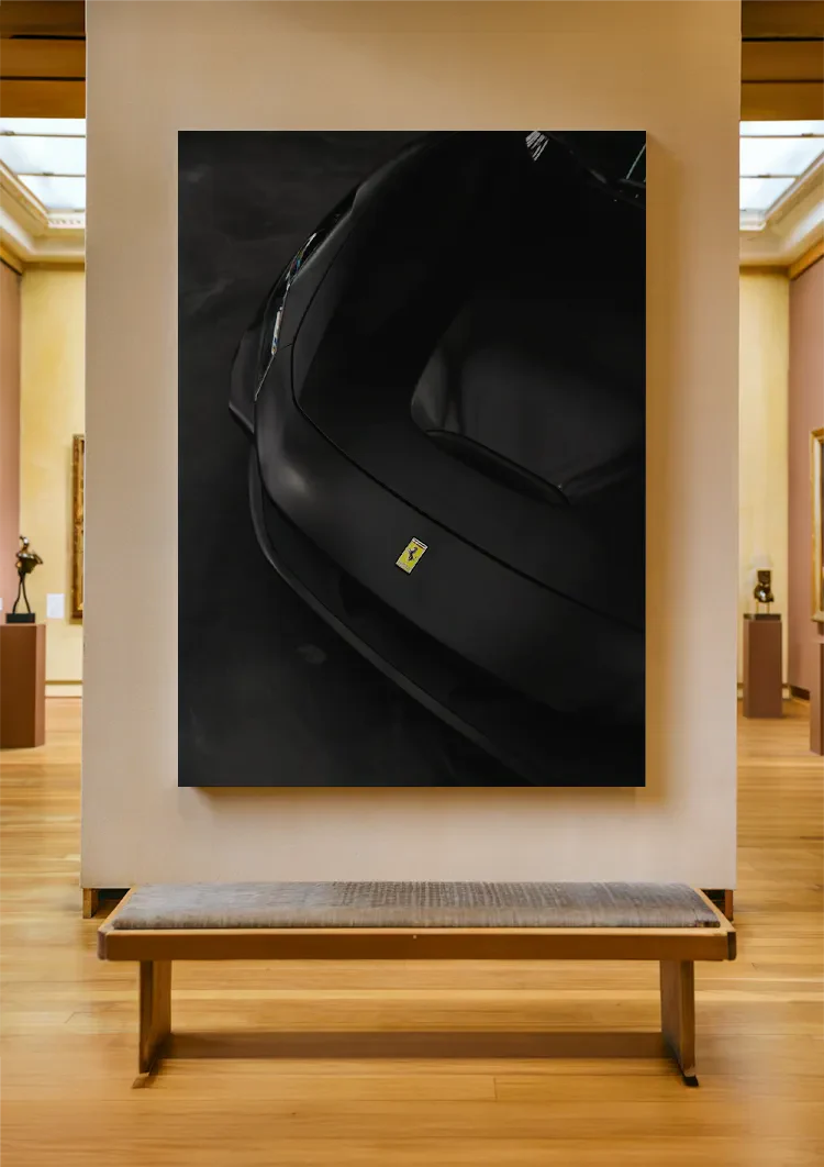 Ferrari F8 Tributo Motorhaube Gelbes Emblem Schwarzes Gemälde
