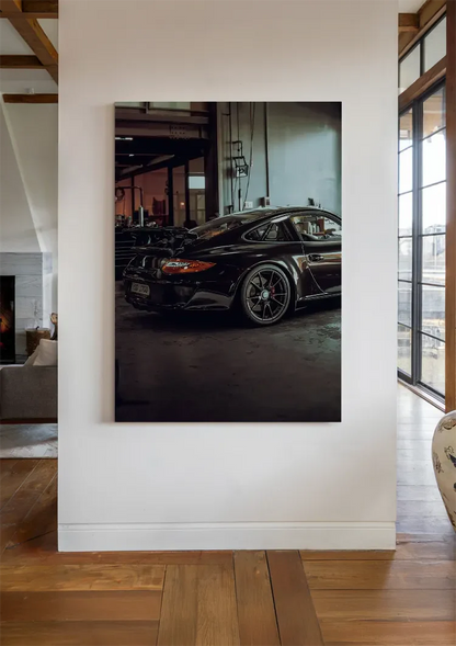 Schwarzer Porsche GT3 Industrielle Garage Dunkle Atmosphäre Gemälde