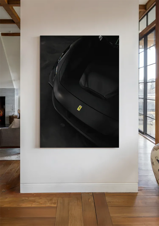 Sportwagen motorkap canvas schilderij aan de muur in de hal