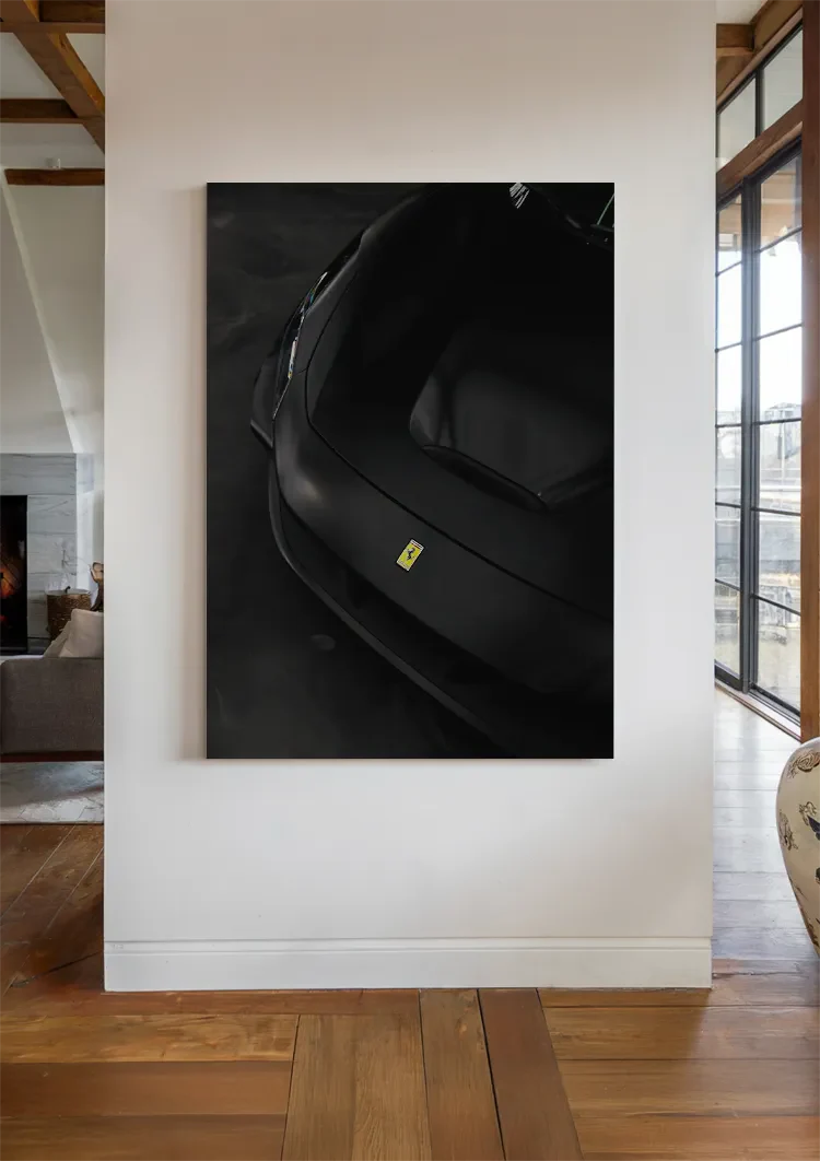 Ferrari F8 Tributo Motorhaube Gelbes Emblem Schwarzes Gemälde