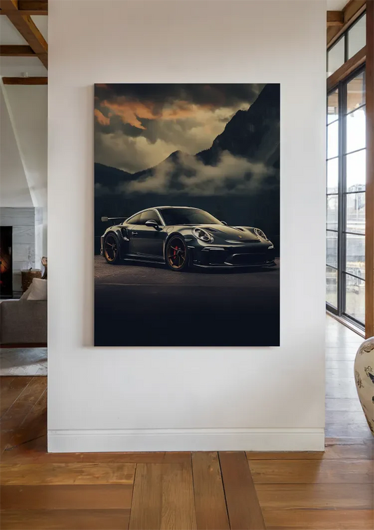 Donkere sportwagen canvas schilderij aan de muur boven de bank in de hal