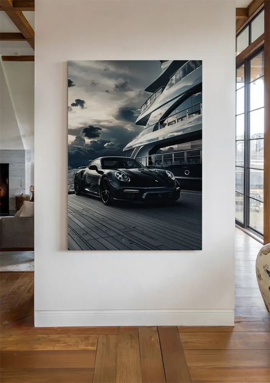 De zwarte sportwagen canvas schilderij aan de muur in de hal bij de voordeur