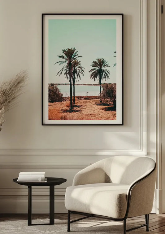 Palmbomen canvas schilderij aan de muur in de ruime hal