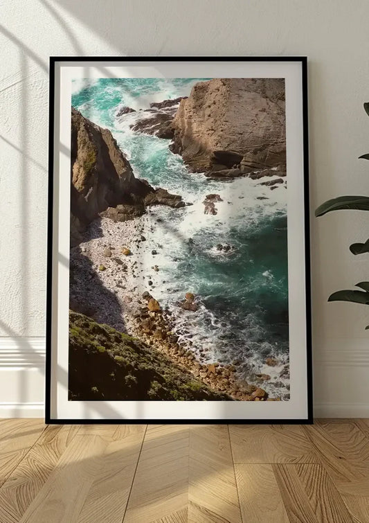 Rotsachtige Kustlijn Bovenaanzicht Met Turquoise Zee En Kliffen Canvas Schilderij