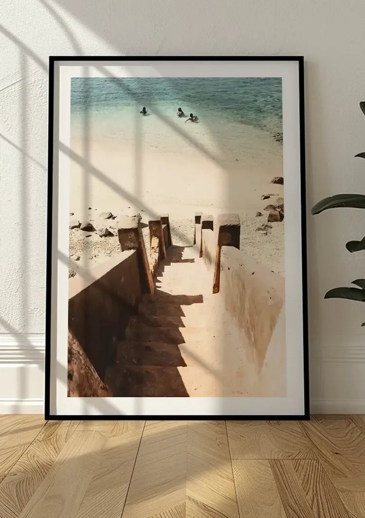 Steintreppe zum Türkisen Meer Sandstrand Küstenmalerei
