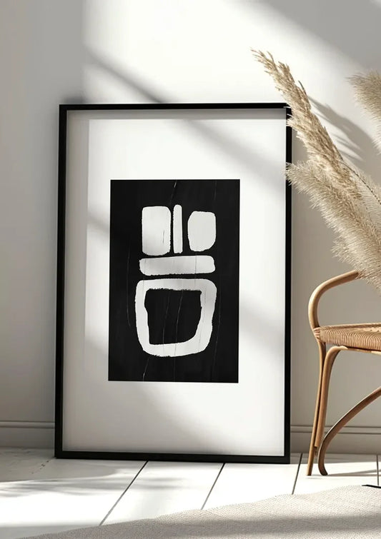 Witte geometrische vormen canvas schilderij aan de muur boven het bed in de slaapkamer
