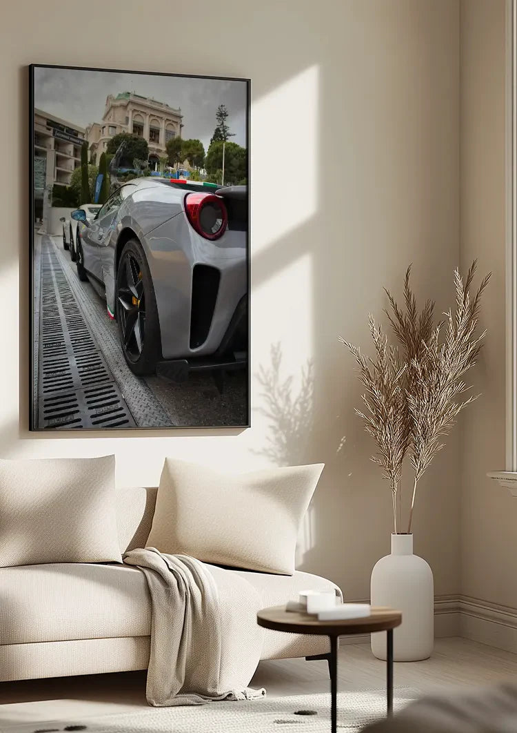 Ferrari 488 Pista srebrno-szary mokry ulica architektura europejska fotografia uliczna obraz na płótnie