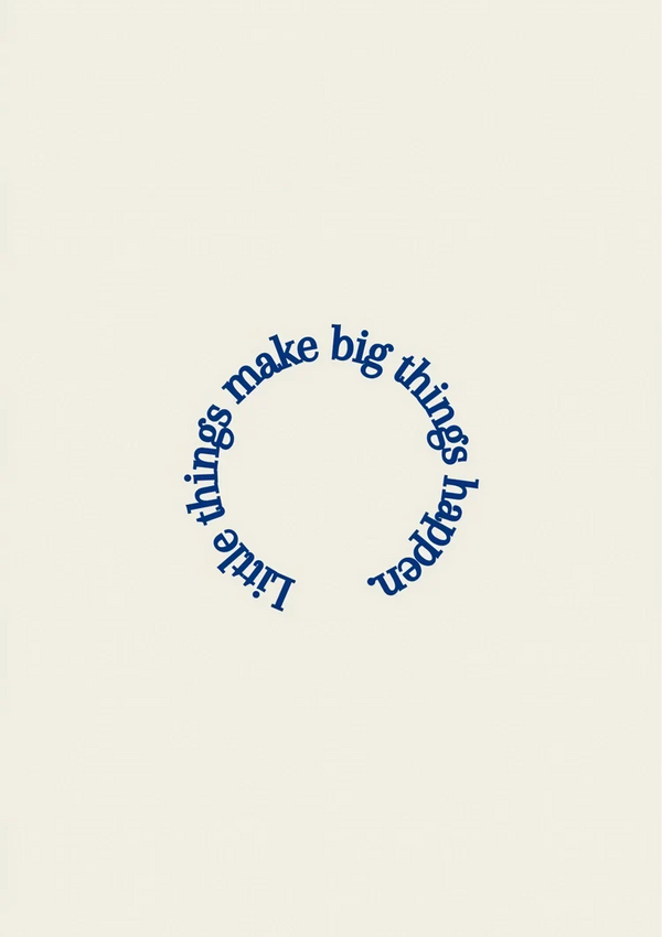 Kleinigkeiten inspirierendes Zitat Kreis Blau Beige Text Bild
