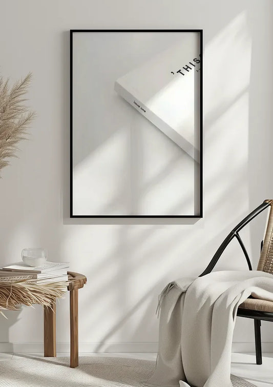 Wit tijdschrift stillleven canvas schilderij aan de muur in de hal