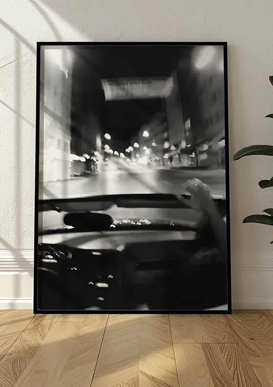 Nachtelijk straatzicht canvas schilderij aan de muur in de hal
