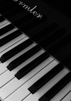 Close Up Pianotoetsen Zwart Wit Diagonaal Dramatisch Schilderij