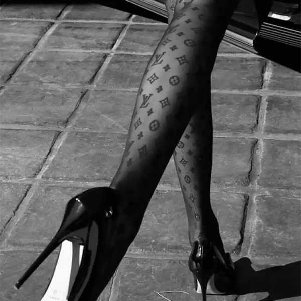 Frauenbeine Netzstrümpfe High Heels Mode Schwarz-Weiß-Gemälde