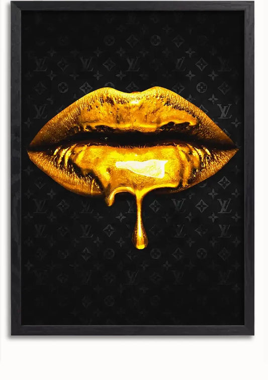 Druipend goud op lippen canvas schilderij opgehangen in de hal