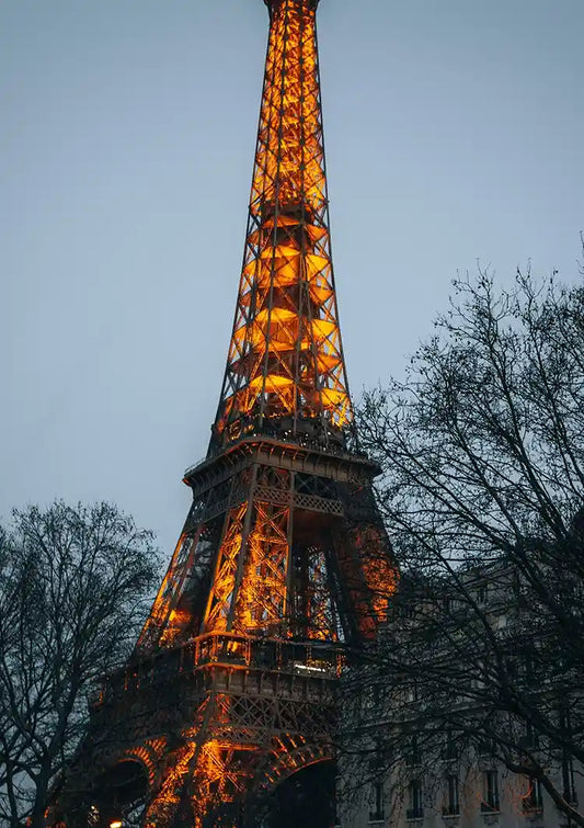 Verlichte Eiffeltoren bij nacht canvas schilderij in gouden lichten en blauwtinten