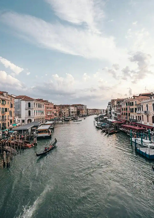 Canal Grande w Wenecji obraz na płótnie z gondolami i kolorowymi budynkami