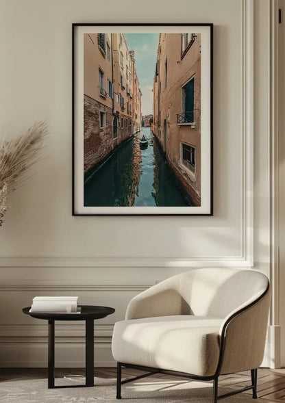 Schmales venezianisches Kanal Terrakotta-Gebäude Gondel Stille Venedig Gemälde