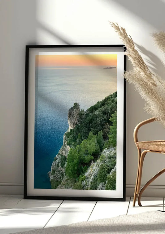 Groene Kliffen Blauwe Zee Mediterraan Kustlandschap Canvas Schilderij