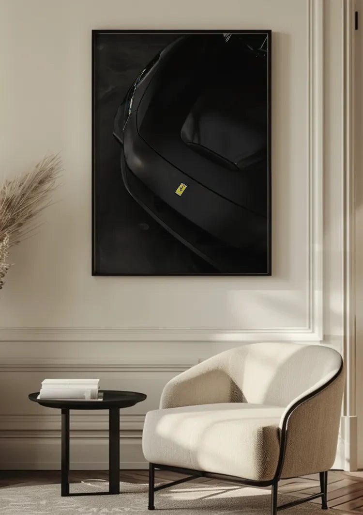 Ferrari F8 Tributo Motorhaube Gelbes Emblem Schwarzes Gemälde
