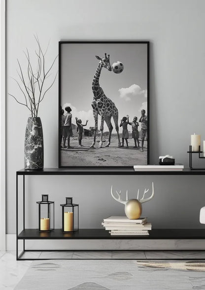 Giraffe Fußball Kinder Spielerisch Schwarz Weiß Lustiges Gemälde