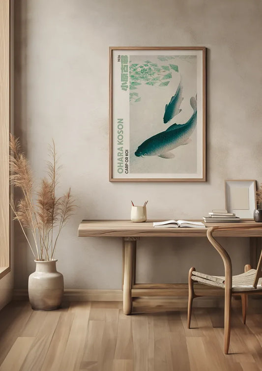 Ohara Koson karper canvas schilderij boven het bed in de slaapkamer