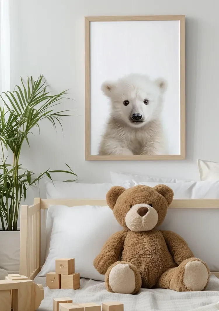 Niedlicher Eisbär-Welpe Flauschiges Weißes Fell Sanfter Blick Porträt-Gemälde