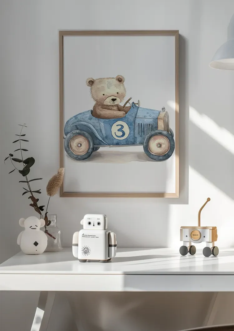 Teddybär Blaues Rennauto Kinderzimmer Aquarellmalerei