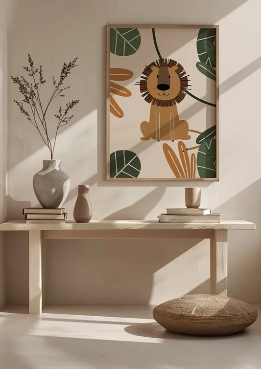 Leeuw tussen jungle bladeren canvas schilderij aan de muur in de hal.