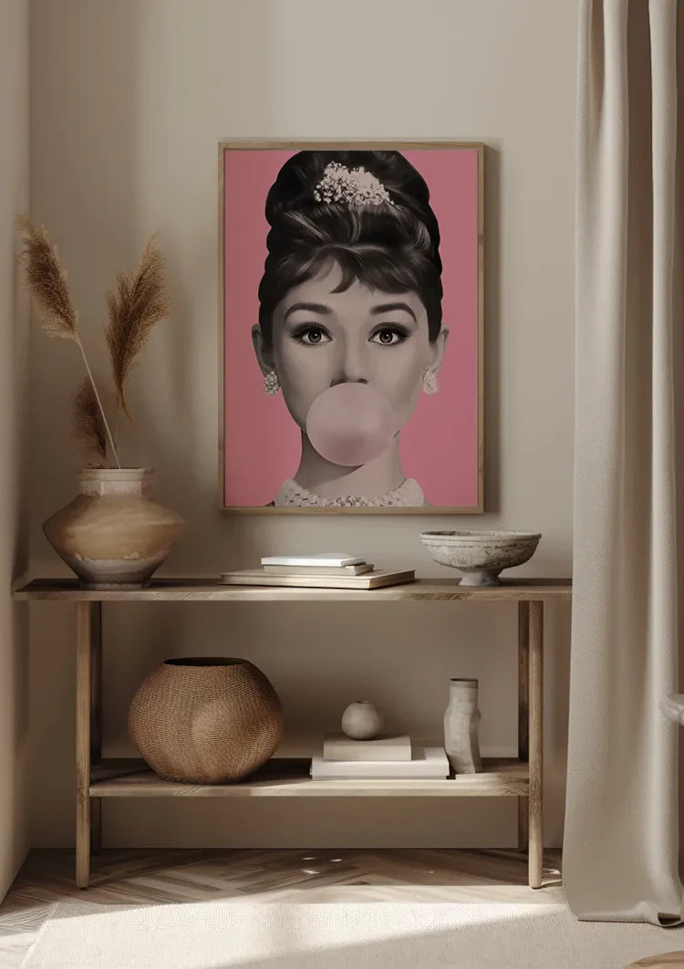 Rosa Kaugummi-Dame Elegante Hochsteckfrisur Pop-Art-Porträtgemälde