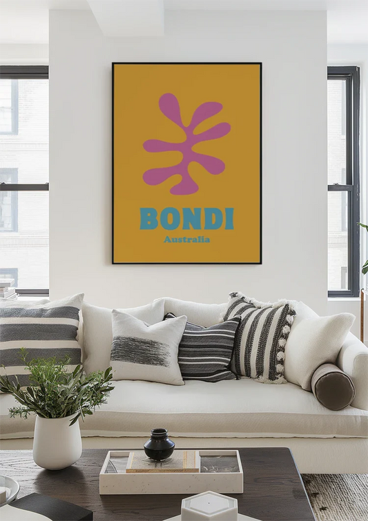 Bondi met een roze bloem canvas schilderij aan de muur in de hal
