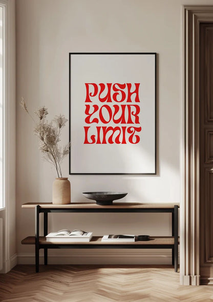 "Push Your Limit" Rot Verformte Typografie Motivation Weißer Hintergrund Gemälde