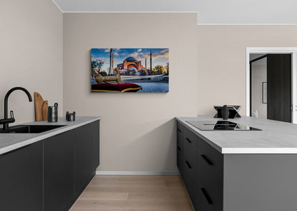 Historisch zwaard met monumentaal gebouw bij zonsondergang - Canvas wandkunst