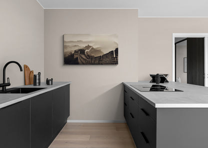 Landschap van de Chinese Muur met glooiende heuvels in sepiatint – Canvas wanddecoratie