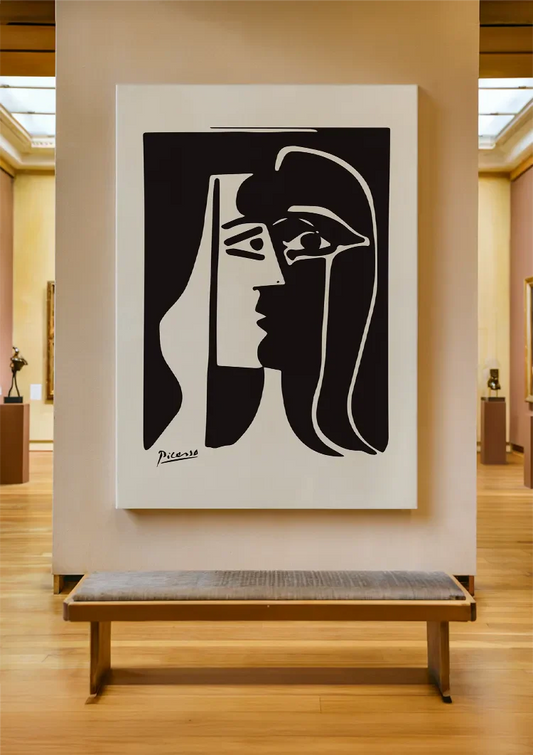 Kubistisch gezicht canvas schilderij aan de muur bij de voordeur in de hal