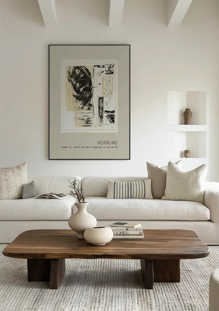 Abstrakt-Expressionistisches Werk mit Text, Beigefarbener Hintergrund, Gemälde